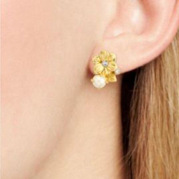 kate spade Wild Garden Pearl Flower Stud Earrings NWOT - Picture 2 of 6